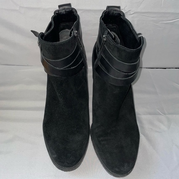 Sam Edelman Hannah Belted Chelsea Suede Strap Buckle Detail BlockHeel Ankle Boot - Picture 4 of 13